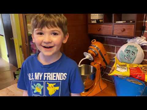 Drew bakes with #Albie