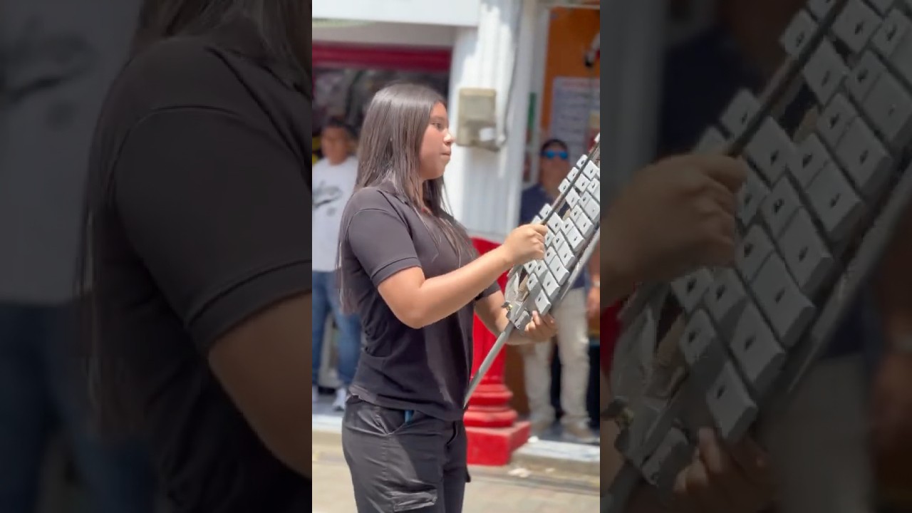 Denis Tocando la Lira 😍♥️ #desfile #baile #bastoneras