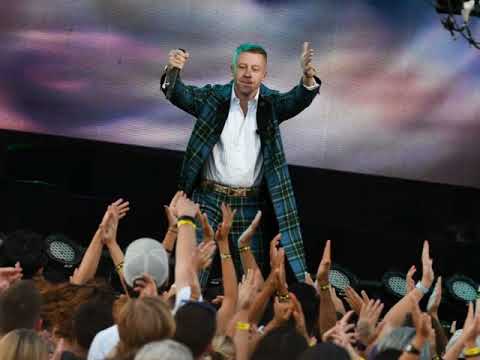 Macklemore Performs at 'Jimmy Kimmel Live' 170926
