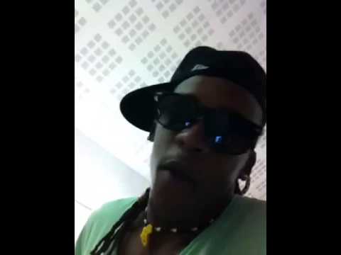 Paff Daddy no camarim com as girls...