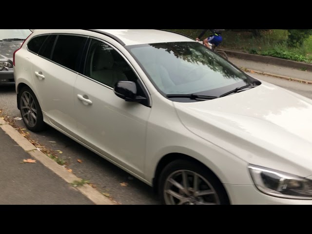 604506 Volvo V60 D4 AWD Momentum - 2015