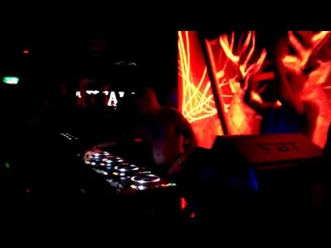 David Morales@FLUID  plays The Pressure - Sounds Of Blackness