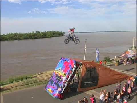Reviví el show de freestyle de Los Hermanos Navarro en Once por Todos