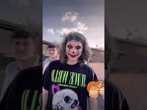 10.05.2021 Family Halloween TikTok Fun