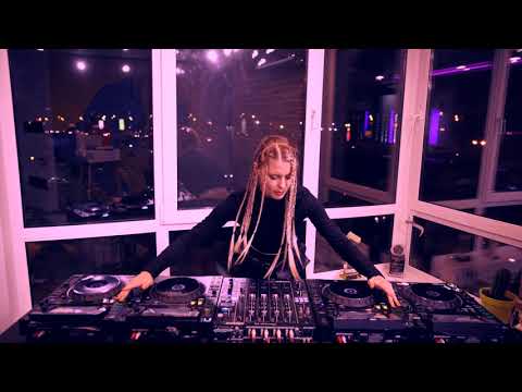 “THAT WAY” by Da Candy live remix on 4 CDJS