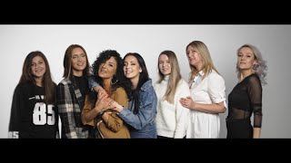 Videoklip Claudia - Úžasná s textom piesne