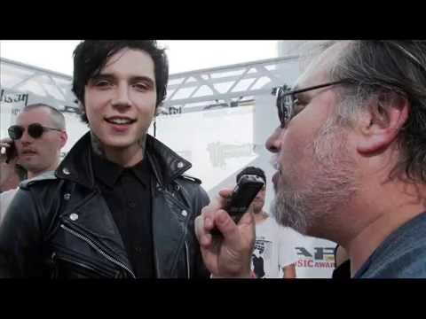 Andy Biersack talks with Maximum Threshold Radio at the AP Awards