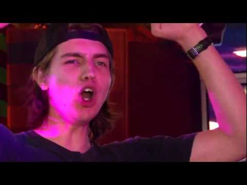 Air Guitar Russia 2011 Saratov - Максим Фролов