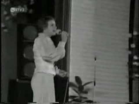 Kostolányiová Eva Dobré ráno želám Vám ( live )