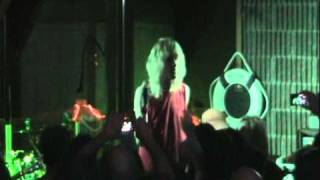 Funny Money - Don&#39;t Close Your Eyes