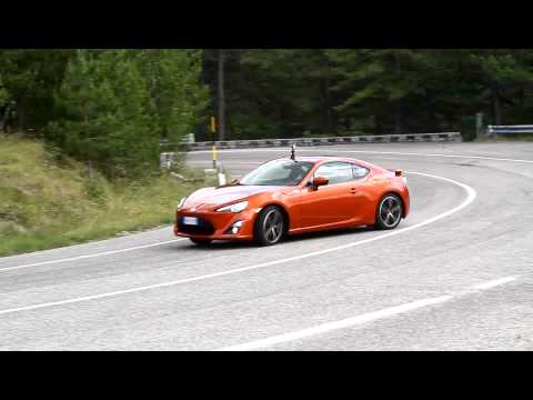 Di traverso con la Toyota GT86 Drift