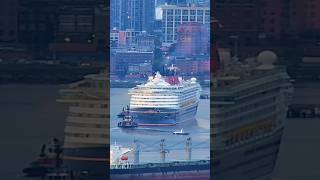 Surprise tug assist with Disney Wonder