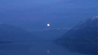 preview picture of video 'Lago Maggiore at full moon......'