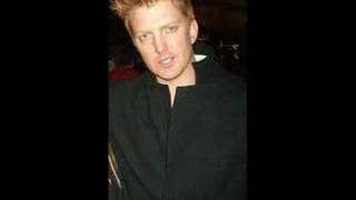 Queens of the stone age - born to hula