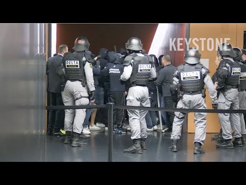 FCZ-Fans stürmen die Letzigrund-Katakomben - FCZ - FC Zürich - Abstieg - Ausschreitungen - Uli Forte