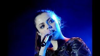 Annalisa - Bianco Nero e Grigio [en vivo] ESPAÑOL