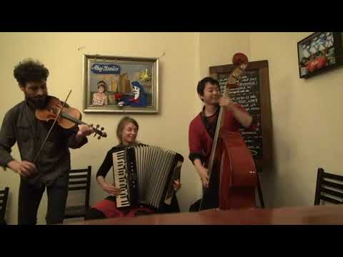 Trilemma Taraf - Arapsko Kokonjeste