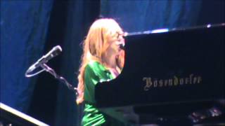 TORI AMOS - Riot poof [ Istanbul 22.06.2014 ]