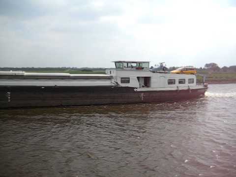 Vorbeifahrt Binnenschiff Ecliptica-GMS-02306057 am Schreibpegel Reithörne