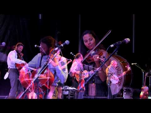 Carolina Chocolate Drops ft. Rhiannon Giddens, "Country Girl," Grey Fox 2014