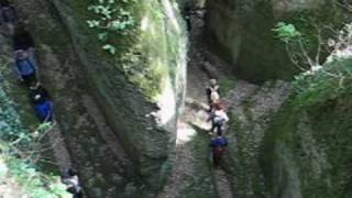 preview picture of video 'Appennino Vie Cave trekking con le guiede GEA'