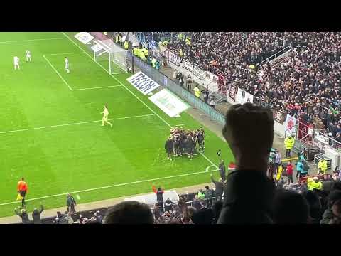 FC.St.Pauli Siegtreffer zum 2:1 gegen KSC - Jubel pur 👍 Philipp Treu - 28.10.2023