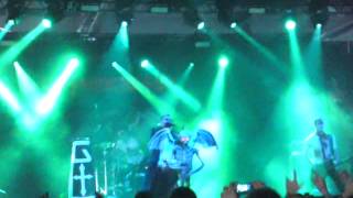 2  Gothminister; Dusk Till Dawn (am 10.8.2013 auf Mera Luna Live)