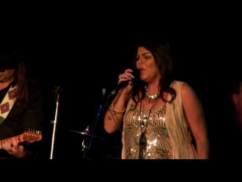 Crystal Shawanda - I'd Rather Go Blind - Live Hugh's Room 2016