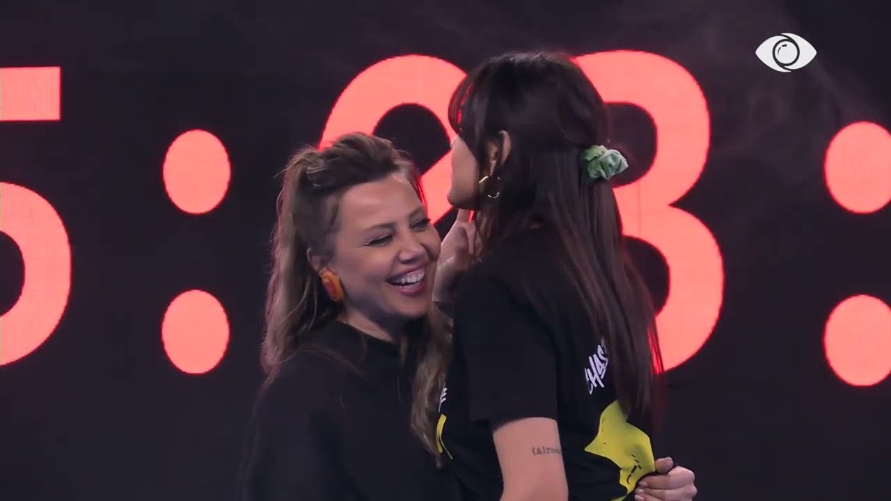 “Livia dorëzohu”/ Batuta mes banorëve teksa vijon sfida e rezistencës