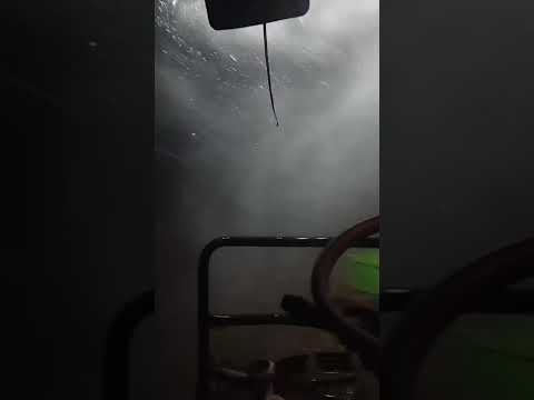 TRABALHADOR RURAL REGISTRA MOMENTO EM QUE TEMPESTADE ATINGE PLANTAÇÃO NO PARANÁ