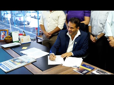 31.03.2023 - Câmara assina contrato para realização de concurso público