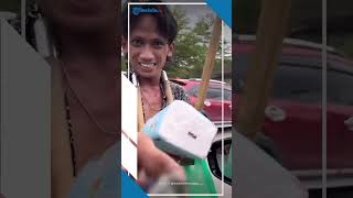 Bak Sun Go Kong! Penjual Tisu di Batam Atraksi Kungfu saat Promosikan Jualannya