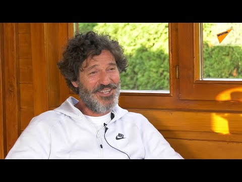 Dragan Gagi Jovanović – nesvrstani umetnik koji živi u bajci | Dok anđeli spavaju