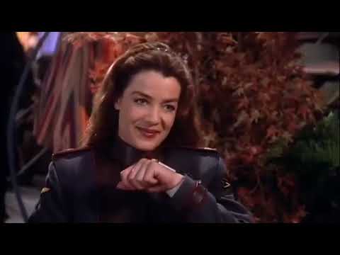 Ivanova invites Talia to stay in her quarters