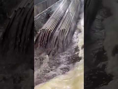 Clean oil rust on steel pipe- Good tools and machinery make work easy