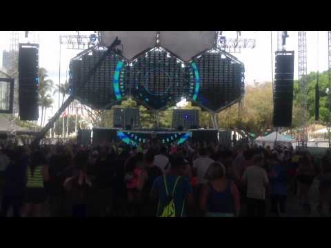 Jochen Miller Drops Beat of My Heart by M-3OX Ft. Heidrun Live @ Ultra Music Festival 2012