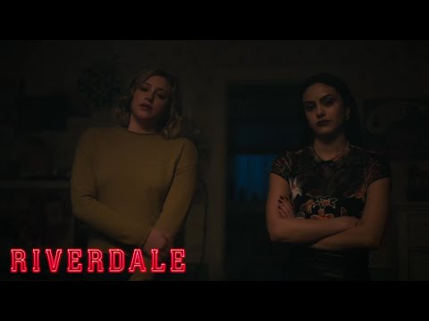 Riverdale - 6x16 - Veronica ayuda a Betty con la enfermedad de Charles