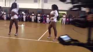 Dancing dolls MJ PERFORMANCE