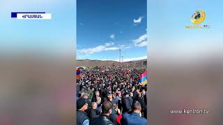 «Ջավախքն Արցախի կողքին է».բազմահազարանոց խաղաղ ակցիա Ախալքալաքում
