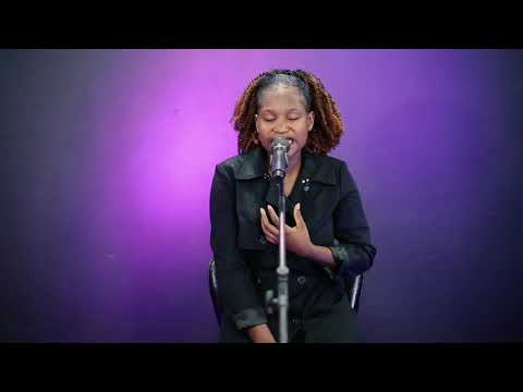 Adoradora Milena- A Ele a Glória (Cover)