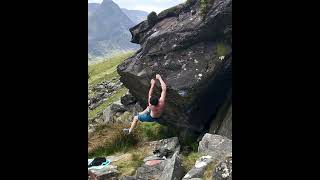 Video thumbnail of Isles Of Wonder, 8B. Gwynedd