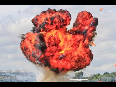 ② ONBOARD CAMS - RC SCALE P-47 THUNDERBOLT FLIES THROUGH FIREBALL - RAF COSFORD MODEL SHOW - 2015