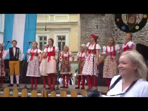 Pořad: S DĚTMI NA CHODSKU, č.3 (Domažlický souboreček + Chasnická muz.) / 65. Chodské slavnosti 2019