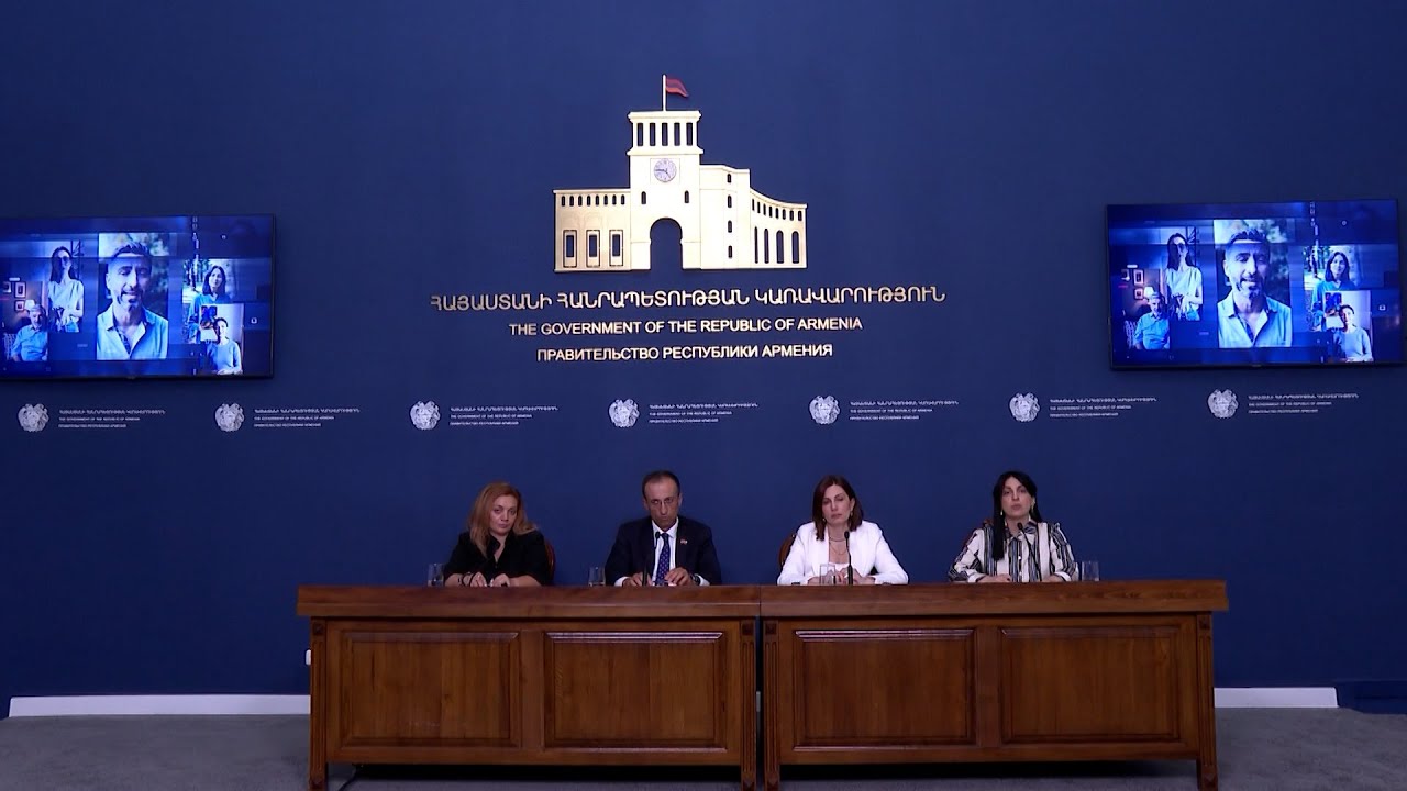 Առողջապահության նախարարն ու պատգամավորները պատասխանում են քաղաքացիների հարցերին