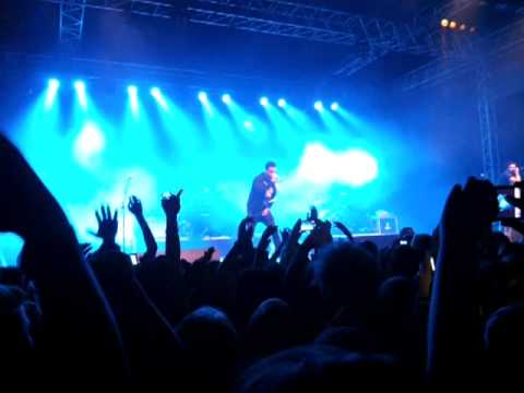 Ahzumjot feat. Crusoe (live)