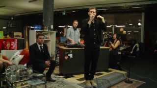 Manillio - Ching vo dr Stadt (Live at joiz)