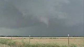 preview picture of video 'Calumet, OK Anticyclonic Tornado Storm Chase'