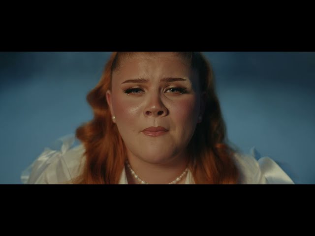 Am I Enough von Loi ((jetzt ansehen))