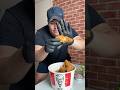 THIS IS THE RIGHT WAY TO EAT CHICKEN