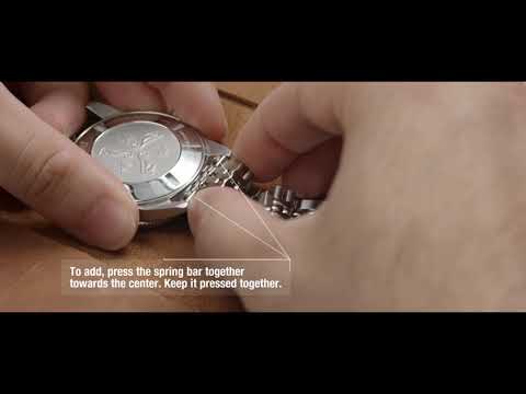 Change your Captain Cook strap | From leather to stainless steel